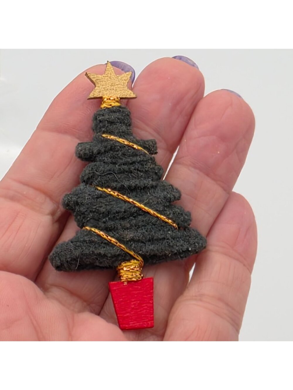 Handmade Fussy Christmas Tree Brooch Pin Gold Star Red Base & Gold Trim Design